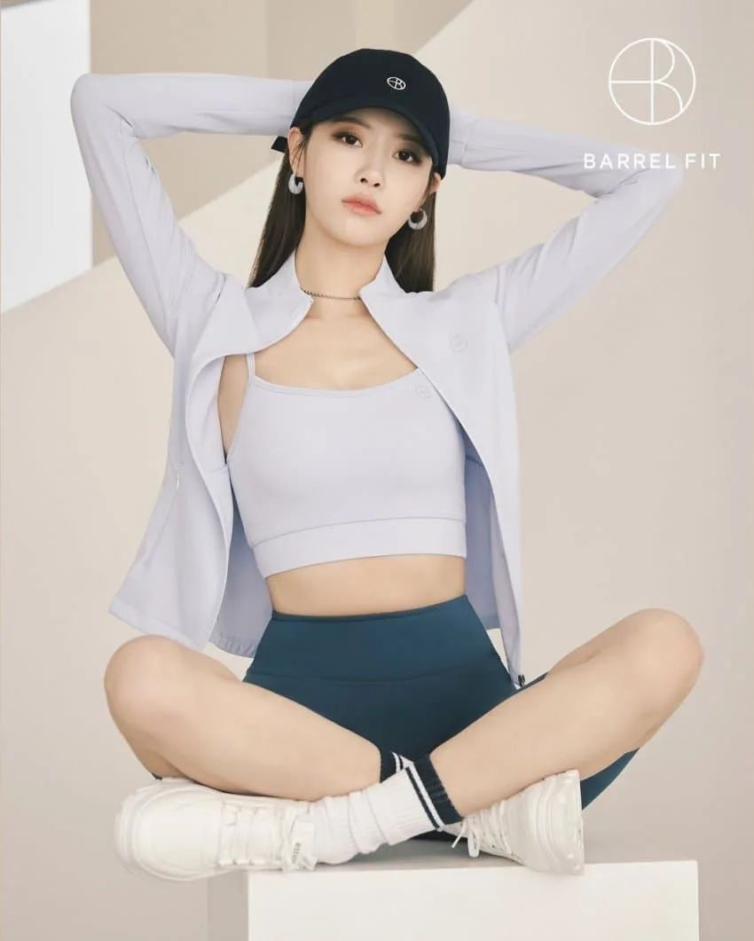mijooIovelyz's tweet photo. ~220317~
Barrel Fit × Lee Mi-Joo
March 21st is a new beginning of Barrel Fit with Mijoo♡
It's good to look forward to it🥰
#배럴핏 #BARRELFIT #미주 #배럴핏X미주 #이미주 https://t.co/qflSf6ZdA7