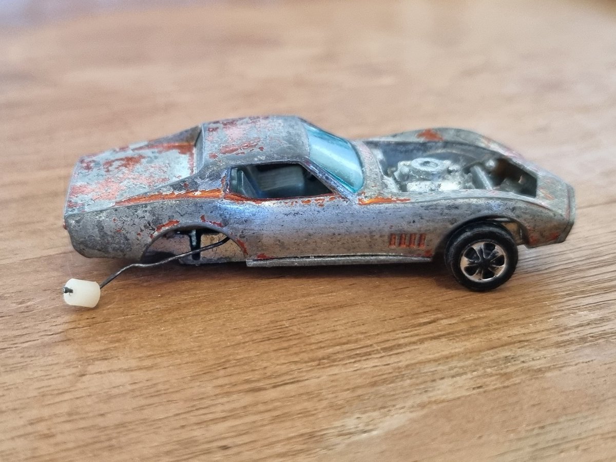 WeLoveDiecast's tweet photo. Here's our contender for this weeks #BashedUpThursday by Hot Wheels from the Redline Series Custom Corvette. #WeLoveDiecast #HotWheels #HotWheelsRedline #Diecast #ToyCar #Redline #CustomCorvette #Corvette https://t.co/oI8ZU7nmph