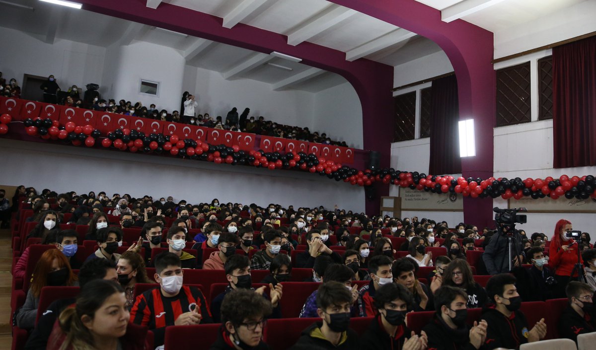 📸Taş Mektep'ten Ankara'ya mesaj:

Kırmızı Kara, Burası Ankara!