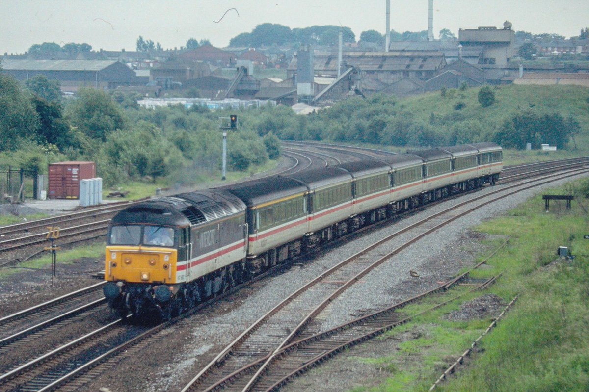 Intercity Cross Country as it used to be; Sulzer traction and air conditioned mk2s, all in that wonderful livery. A Northbound service service thunders through Clay Cross. #Class47 #InterCity #CrossCountry #ClayCross #Trainspotting #BritishRail