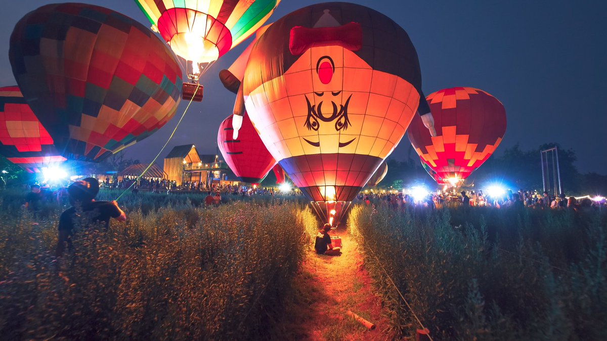 MickeyStotch's tweet photo. What the amazing balloon festival it was!!! 🎊 Thank you Kanchanaburi!!🎉🎈
P.S. New episode is already on the channel 📺
https://t.co/i6rjofByXw
- -
#travelthailand #amazingthailand #travel2022 #kanchanaburi #mickeystotch https://t.co/yFh7oJ8hQM