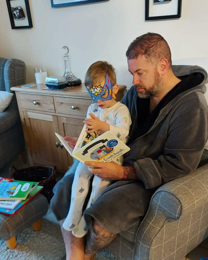 CombatPhot's tweet photo. Harry is turning into a proper little bookworm 📚🤓
#HarryBlake #HOTBlake #TeamBlake https://t.co/OWcs4jatMl https://t.co/c4jM5ZnRrO
