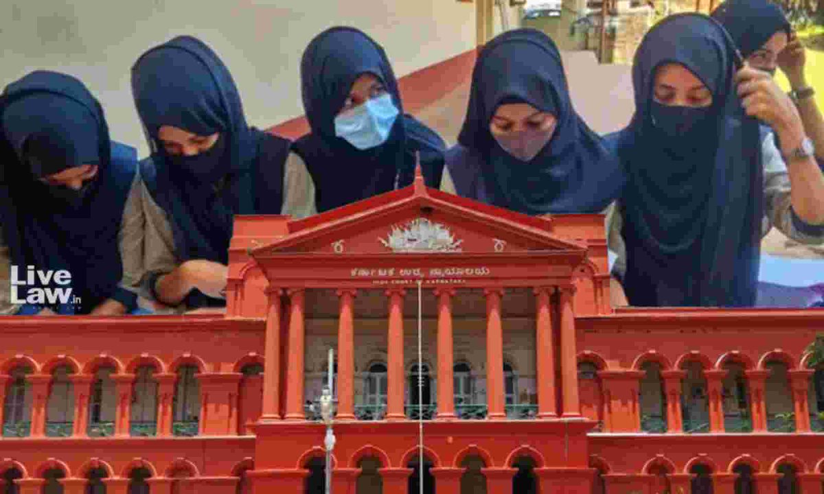 Milnix's tweet photo. Karnataka: Muslim groups call for bandh to protest High Court's decision in Hijab case

Read Full Story:- https://t.co/6RLNdzAoew

#News #WorldNews #hijab #HijabBan #HijabRow #HijabControversy https://t.co/F3JWEnqTQU