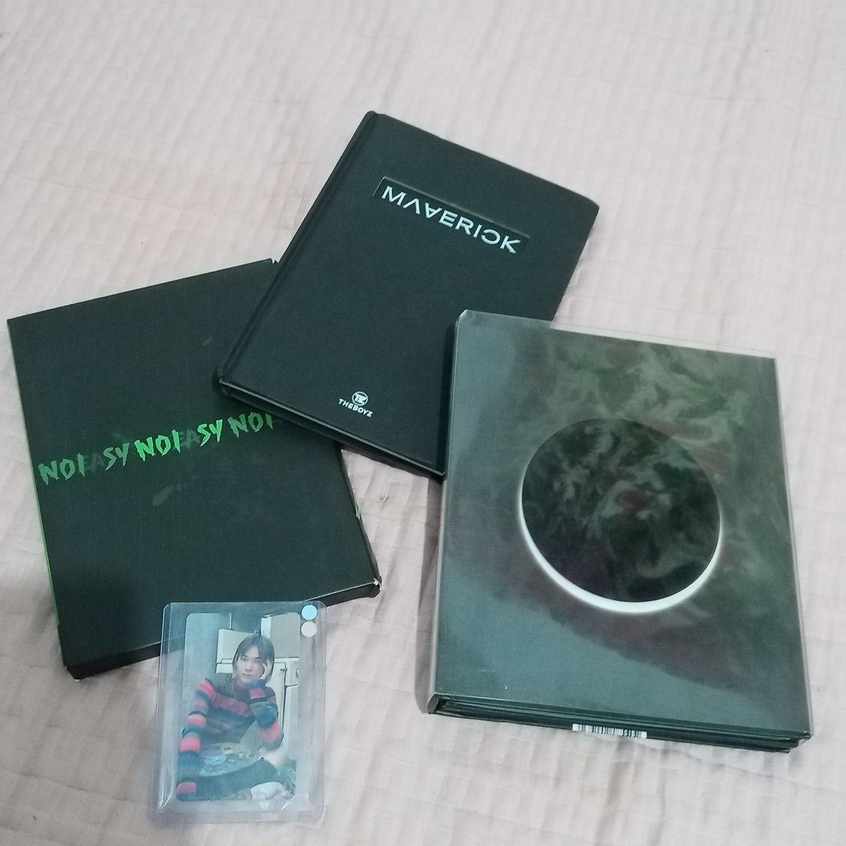Navinavvv's tweet photo. thank you so much for the albums and pc @_SungSeong! ang popogi ng umuwi sakin. God bless you &amp; ur shop! #SungSeong_Proofs https://t.co/LRH6RyjAND
