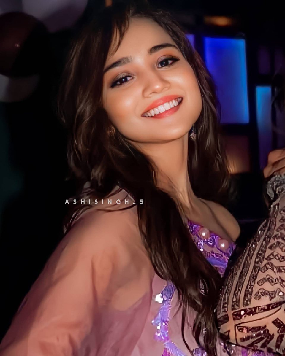 5_ashisingh's tweet photo. Diva😍❤✨ #AshiSingh https://t.co/Rkw0rAJtKc
