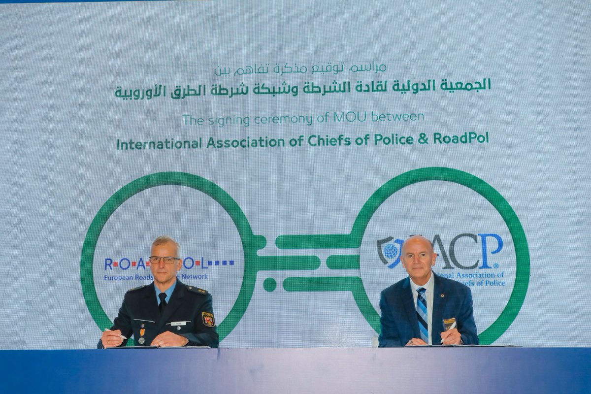 roadpol_eu's tweet photo. 👮‍♂️👮‍♂️@TheIACP &amp; ROADPOL join hands to advance #global #roadsafety
🏆At @PoliceSummit President @VolkerOrben (left) granted IACP's sign of #honor for ROADPOL's commitment to global policing #profession
📢 Memorandum for #cooperation signed
#police #law #duty #world  @PP_Rheinpfalz https://t.co/pJHZ8OGzY6