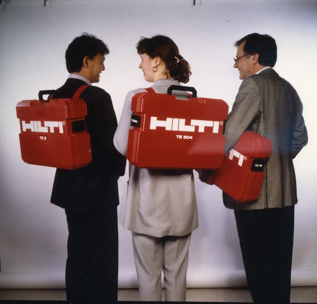 HiltiSAfrica's tweet photo. Today's throwback is brought to by Hilti toolbox backpacks - the easiest way to carry the essentials on the jobsite 🛠️
Who'd like to rock up on site with one of these? 🔥
#alwayshilti #myhilti #construction #engineering #hiltitools #toolbox #cordlesstools #powertools https://t.co/Vvr8GvCAz4