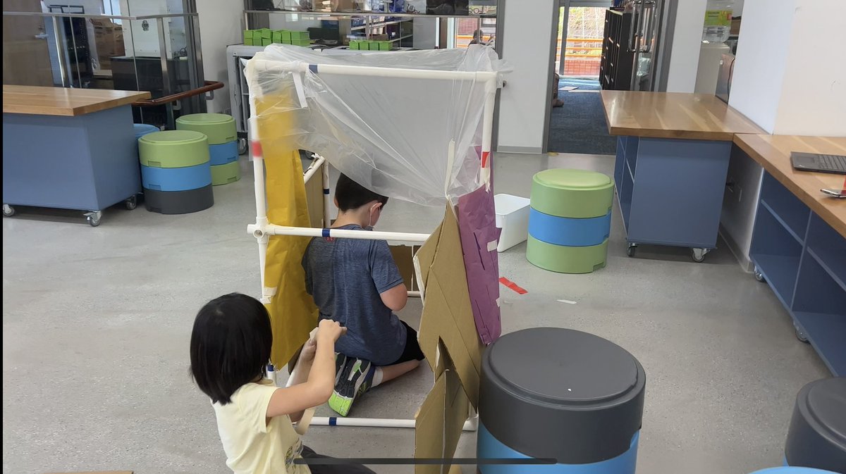 apapaseit's tweet photo. I love the versatility of PVC as a construction material. Second graders are building shelters with PVC pipes! #Steam #makered #AppleEDUchat #edtech #STEMeducation https://t.co/1dykAsf2cU