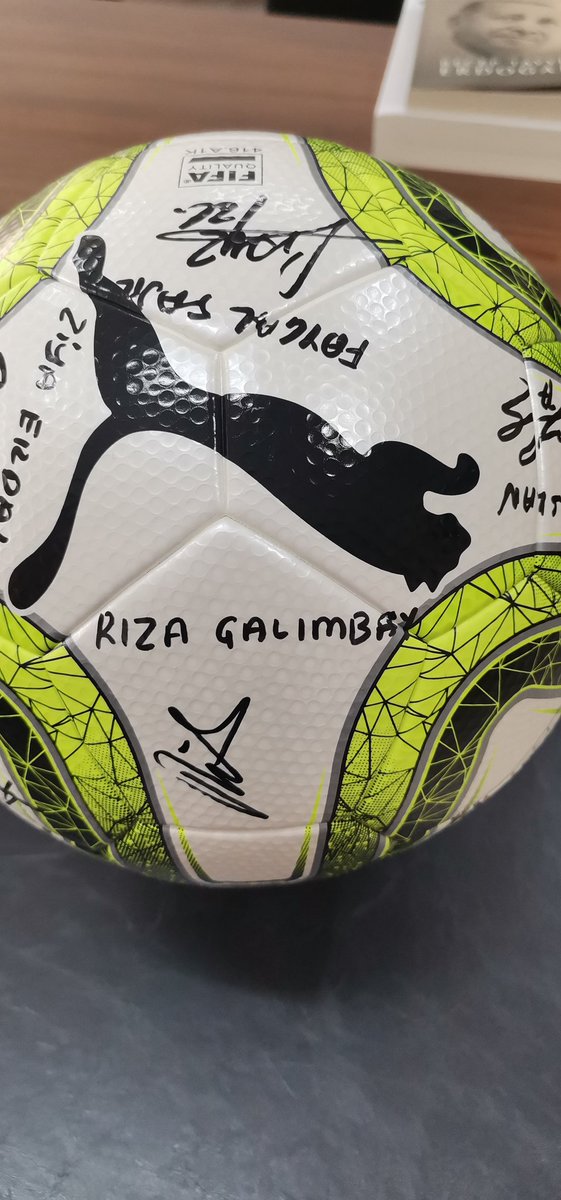 hseyfullah's tweet photo. Rıza ÇALIMBAY hocama ve Sivasspor Futbolcularımıza bu güzel armağanları için teşekkür ederim.
Levent ve Tülay CEYLAN hocalarıma da teşekkür ederim. https://t.co/XndntRDqyT