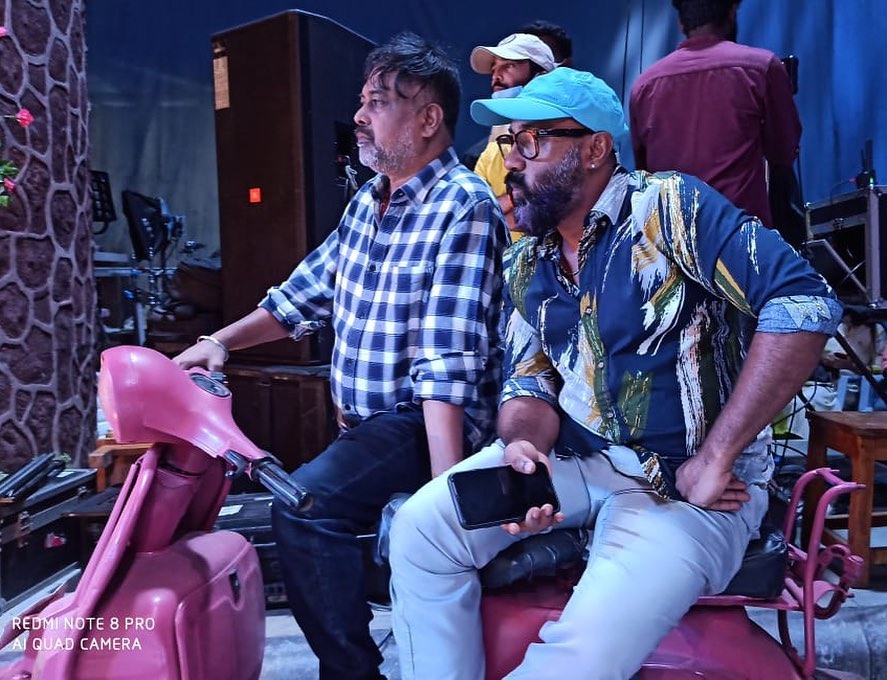 RapoMohan's tweet photo. Hearing a lot about #BulletSong From #TheWarriorr ๐ Feast for Fans ๐ฅ๐บ
Here is few pics from #BulletSong Shoot Location in Annapurna Studios & 7 Acres !! ๐ฅ๐ฅ
@ramsayz @dirlingusamy @SS_Screens #ShekarMaster @ThisIsDSP #SSS6 https://t.co/EK699mw2FD