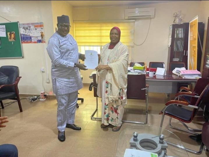 The Veterinary Council heartily congratulates Dr. MAIMUNA ABDULLAHI HABIB as she assumes the role of the Chief Veterinary Officer of Nigeria (CVON). 
We are confident that your tenure will help give the veterinary community the much-needed leadership that will propel us forward.