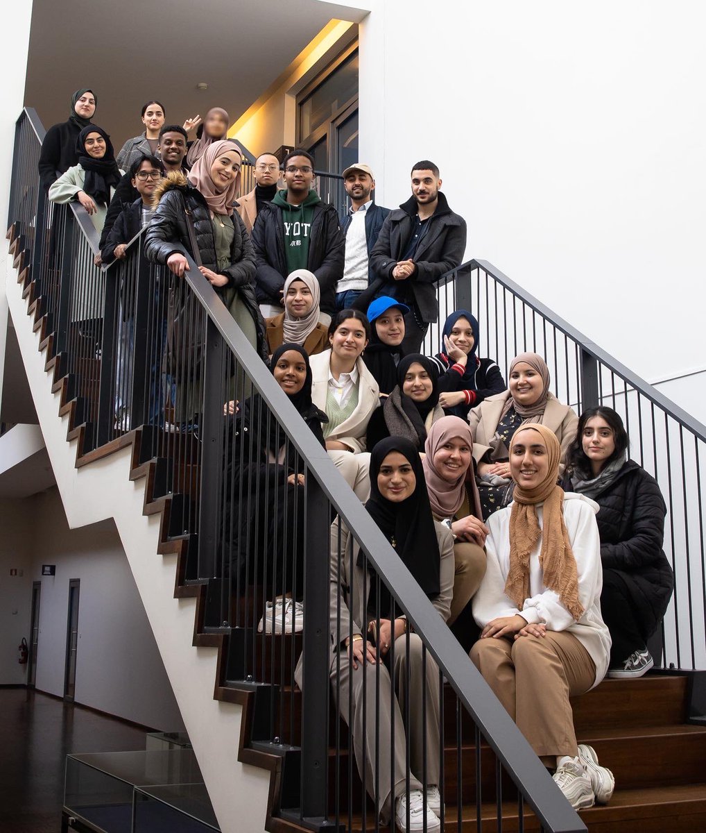 Mahara_Network's tweet photo. Afgelopen zaterdag kwamen onze Noorderburen bij ons op bezoek! We danken de leden van de studentenvereniging @msvnijmegen en studentenvereniging @svinsan_ uit Utrecht voor de fijne ontmoeting!

Dank aan onze praeses uantwerpen Yousra Smits om dit mede mogelijk te maken. https://t.co/HDfYJsmzQd