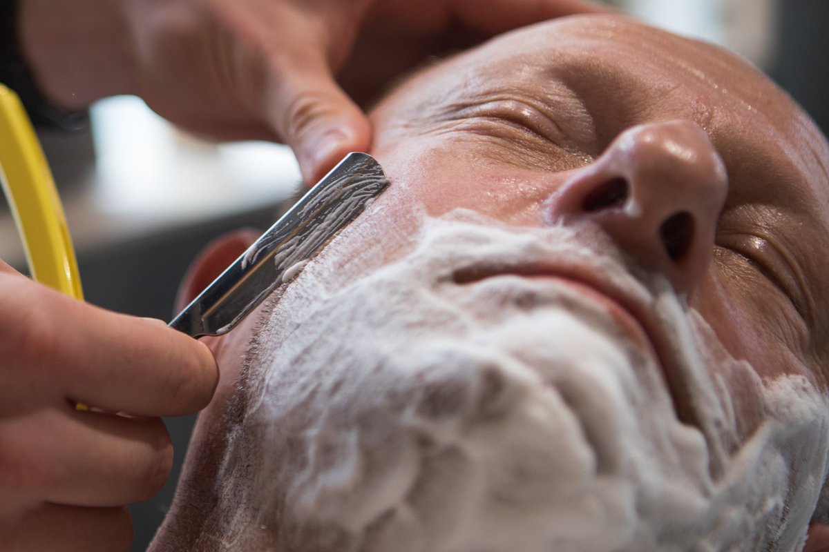 TheBarberyLDN's tweet photo. A wet shave is the ultimate in pampering. #thebarbery #wetshave #organicbarber #inclusivebarber #wearewaterloo #southbank #southwark https://t.co/jA56GBpzns