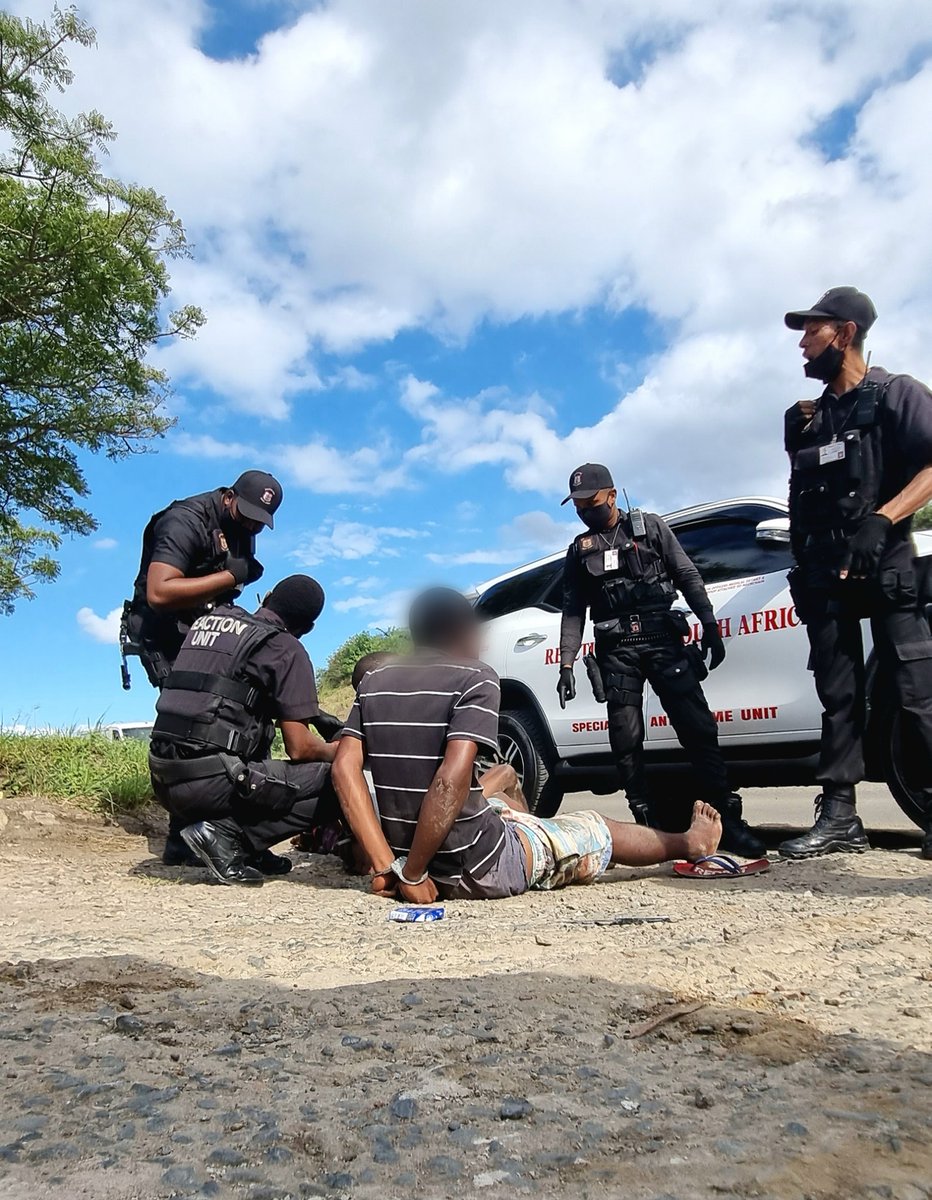 _ArriveAlive's tweet photo. Robbery suspects apprehended in Phoenix https://t.co/NhtD6dzBEL
#ArriveAlive #RobberySuspects #ReactionUnitSouthAfrica https://t.co/NwWLXxXfcx
