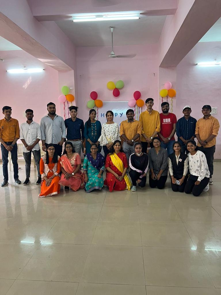 ABVPDAMANDNH's tweet photo. अखिल भारतीय विद्यार्थी परिषद  सिलवासा की टीम ने रेड क्रॉस स्कूल के बच्चो के साथ होली का त्योहार मनाया और उनको  तरह तरह के खेल भी खिलाया इस कार्यक्रम के दौरान सिलवासा की @CharmieParekh जी  विशेष रूप से उपस्थित रही | https://t.co/N8RG8dMbL5