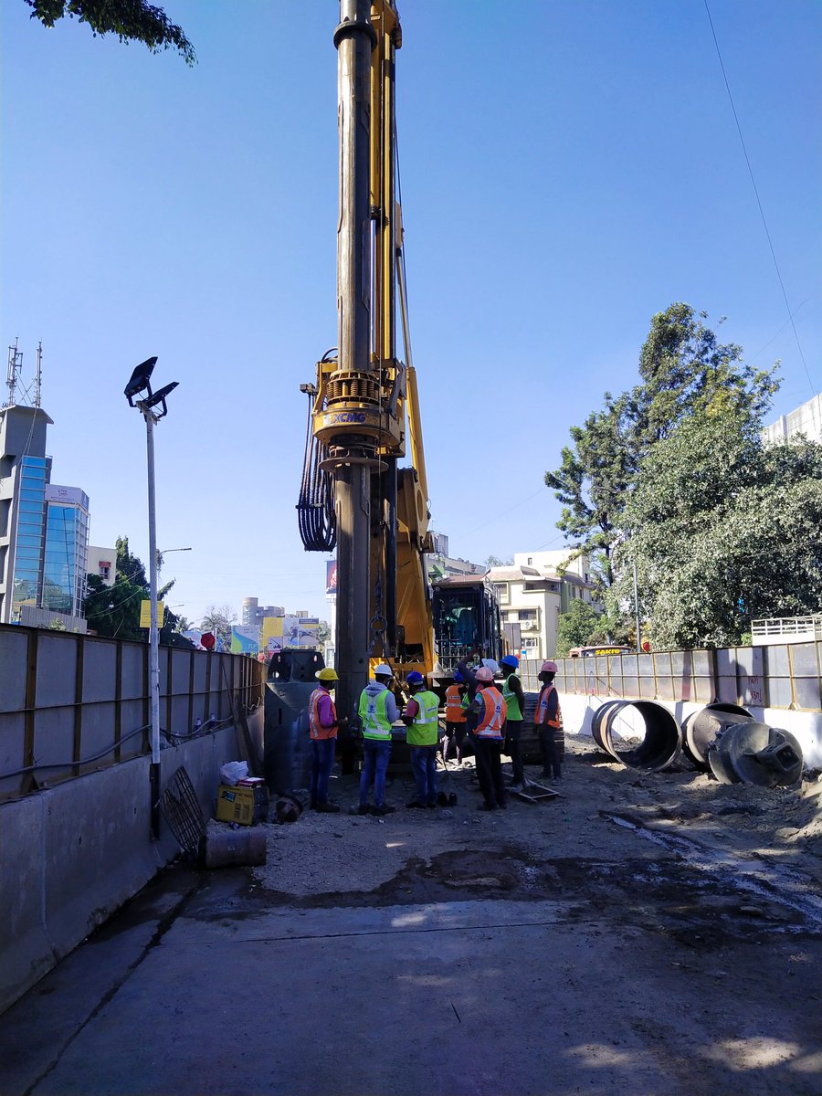 MetroPuneri's tweet photo. Puneri Metro is speeding up progress, 168 of total number of piling has been completed till date! This piling process is being done at Ganesh khind road and Baner right now. @OfficialPMRDA
#punerimetroupdates #punerimetro #tatainfrarealty #tatametro #nehapandit https://t.co/5xY0bCdWRW