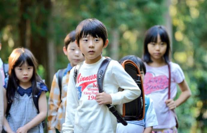 スタローガン 鬼談百景 に収録されてる 続きをしよう も何回観ても超怖い 子供たちの不審な行動に関して最後まで説明がなさすぎて恐怖だけが脳に焼き付けられる これを観たあとはもう墓場に行けない T Co Uofh85bdh1 Twitter