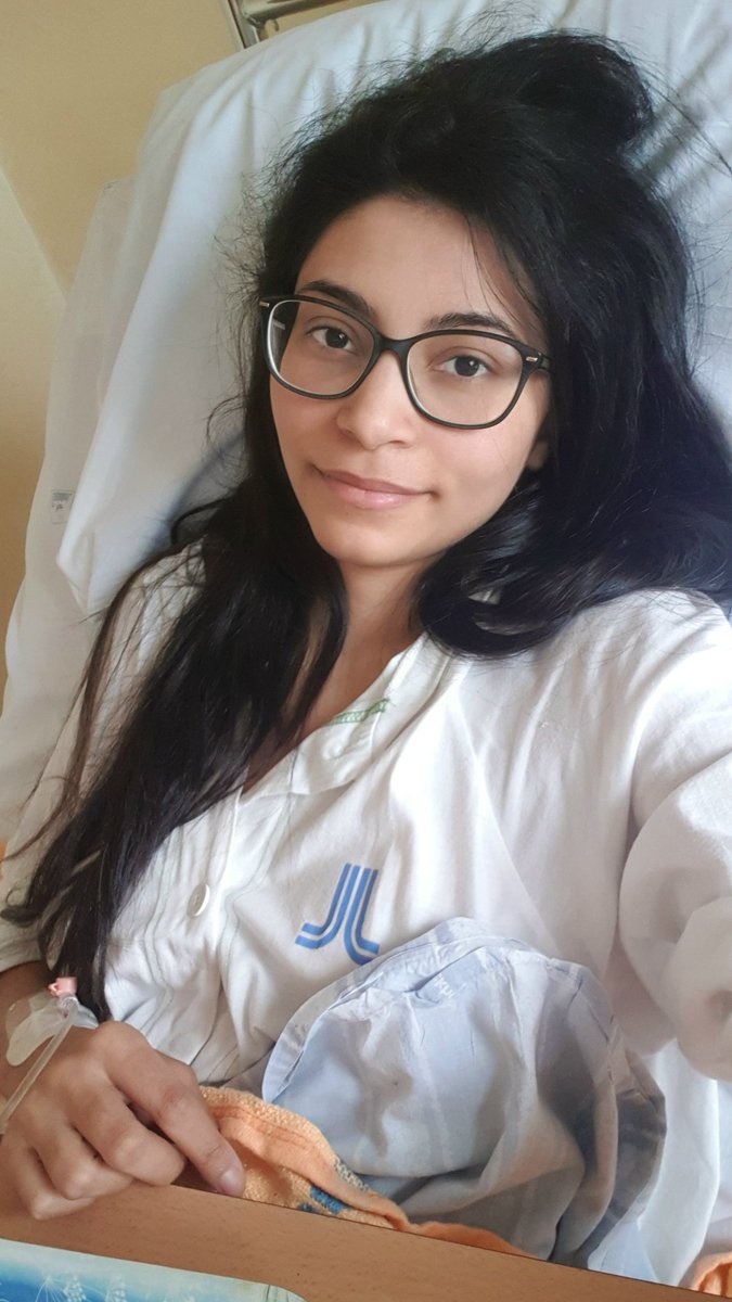 NayNayee tweet media