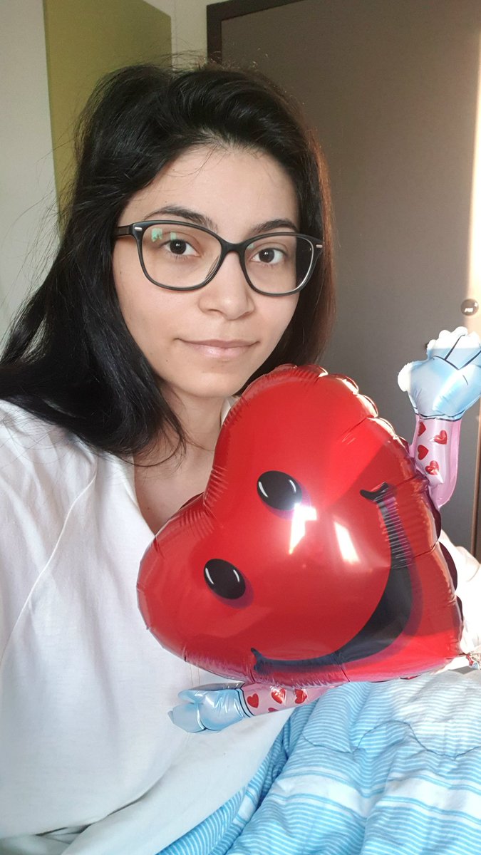 NayNayee tweet media