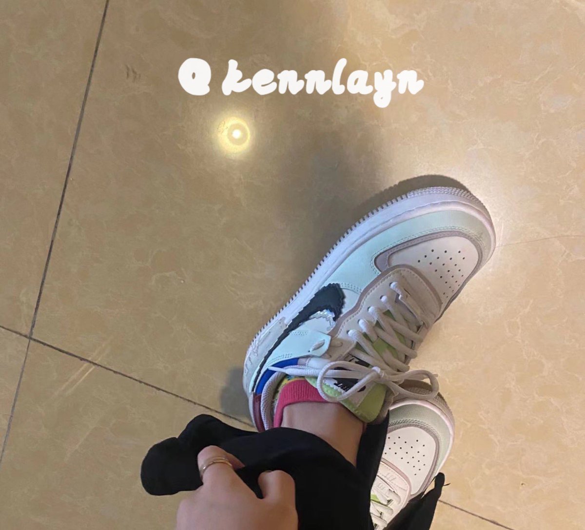 kennlayn's tweet photo. #恋足 #恋鞋 #恋袜 #原味 #原味棉袜 #原味丝袜 #扫楼 #打胶 #舔鞋 #舔袜 #��鞋 #闻袜   这是第二个小姐姐的，之前发混了一张。小姐姐的味道很淡，但是很正的那种臭味，一闻就兴奋，拿到手立马就冲了一发，让小姐姐多穿了好几天。 https://t.co/w2VlLSIE7n