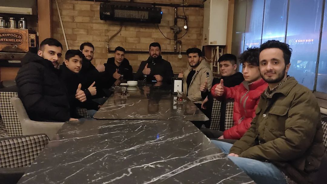 Yeniden refah partisi başakşehir güvercintepe mahalle teşkilatı olarak yönetim toplantimizi icra ettik 
Başakşehir gençlik kolları başkanımız <a href="/ercancitak58/">Ercan Çıtak</a> aramıza katıldı  faiz lobisine karşı Adil Düzen davamizdan bahsedildi Allah razi olsun kendilerinden 
<a href="/ErbakanFatih/">Dr. Fatih Erbakan</a>