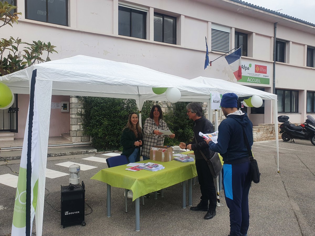 perret72's tweet photo. Prêt pour les JPO au centre de Nîmes de @BogardCelia.
Bienvenue à tous nos partenaires. https://t.co/opfhWMq1Fz