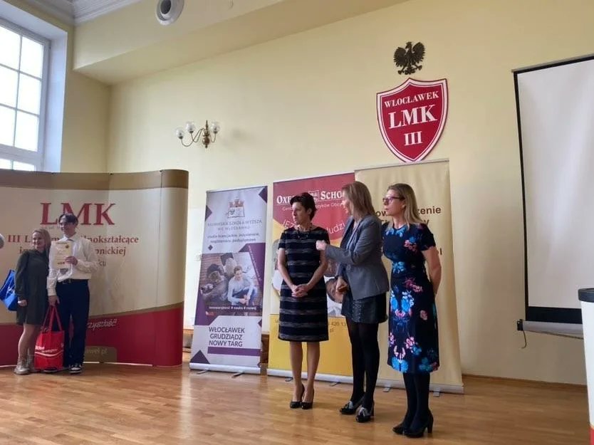 belferwopalach's tweet photo. Wczoraj w #LMK we #Włocławek odbył się finał IV edycja Ogólnopolskiego Konkursu Tłumaczeniowego #TranslationMaster. Z 2️⃣5️⃣0️⃣ zgłoszeń z etapu szkolnego do finału przeszło 16 uczestników. Mierzyli się https://t.co/w4TqtFIaJf. z prozą #JaneAusten, #ThomasMann. /1 https://t.co/CkDDXqNbio