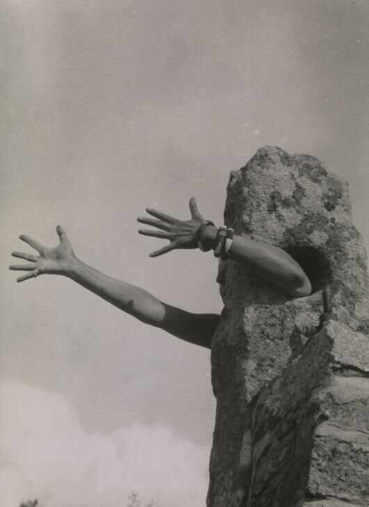 I will extend my arms, Claude Cahun, 1931/2.