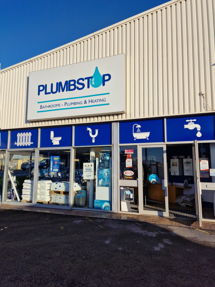 Salamander_Sean's tweet photo. INFORMATION ALERT to all GL7 installers. 

Come along to @PlumbstopLtd #Cirencester where I will be until 10:30 giving advice on @salamanderpumps #MainsBooster #Solutions

@ber77ber and his team are always here to help and as a special treat we have Gordon Ramsey on the griddle https://t.co/e3WmI9sJXw