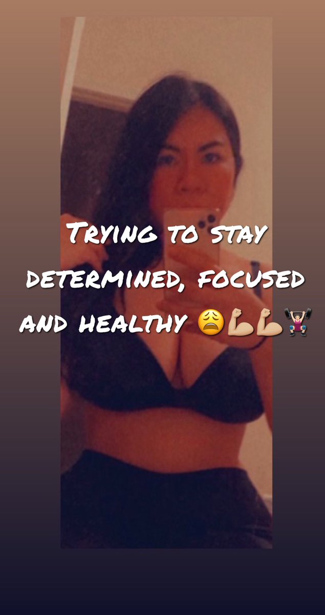 anniesivilay's tweet photo. Even when I’m sitting down on my knees, I don’t see a lot of “jelly roll(s)!”  I am totally joking!  Hahaha!!   #Progress #Motivated  #HealthGrind 💪🏼💪🏼 https://t.co/S1q31nx2o2