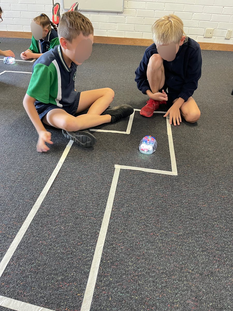 missmaddysspace's tweet photo. year 4s first STEAM lesson this week!⭐️ https://t.co/PKGMPDM2wP