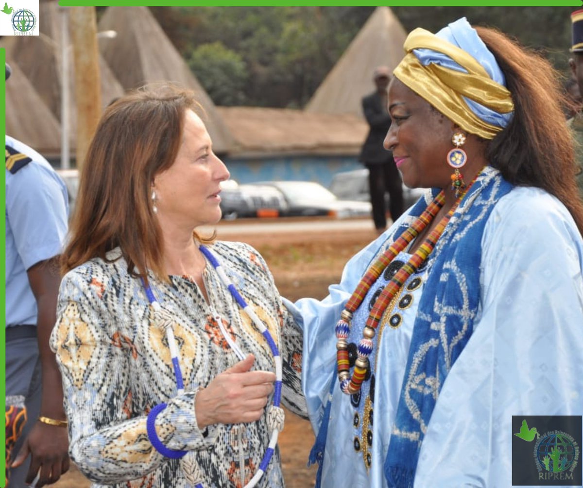 RipremC's tweet photo. La Coopération RIPREM-D.A.PLANÈTE ambitionne d'alimenter en énergie grâce aux centrales solaires, les 13 chefferies du Ndé dont 5 ont été choisies comme pilotes.
Ségolène Royal et Célestine Ketcha Courtès sont très satisfaites de l'avancée du projet.

#RIPREM #solarenergy https://t.co/iBI0EfR3hf
