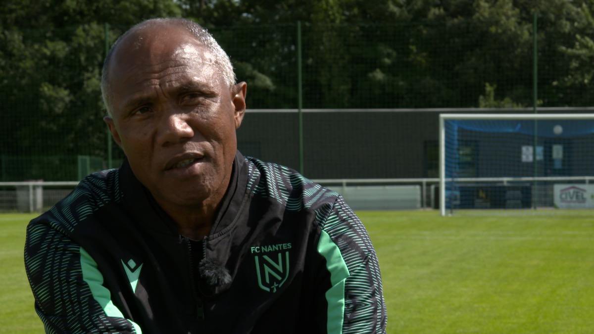 [#documentaire inédit]
« Antoine #Kombouaré la force paisible » 
A voir à partir du 21/03 sur la1ere.fr, l'offre numérique #Outremer de <a href="/Francetele/">France Télévisions</a> 

Toutes les infos ici 👇
francetvpro.fr/contenu-de-pre…

Cc : <a href="/FCNantes/">FC Nantes</a> <a href="/la1ere/">La1ère.fr</a> <a href="/ncla1ere/">NC La 1ère</a> 
#foot ⚽️ #football #FCNantes