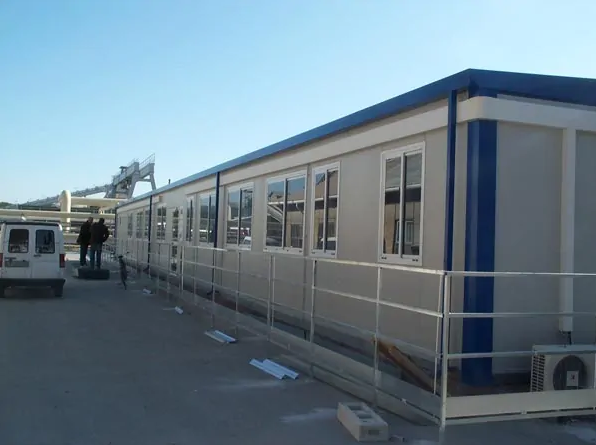 ℹ️ #OfficeContainers obtained from repurposed shipping #containers are #custombuilt products manufactured to strike a balance between functionality and operational and aesthetic requirements.

📈 sogeseitalia.it/en/articles/ne…

#ecofriendlines #costreduction #modular