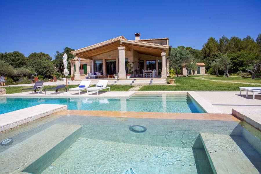 expertvillas's tweet photo. Villa for sale in the Northern part of Mallorca
https://t.co/cj6SHQUsmc

#luxury #rustichome #rusticdesign #countryhouse  #luxuryhome #luxuryrealestate #luxuryproperty #mansion #luxuryspain #interiordesign #architecture #dreamhome #renovation#mallorca #ibiza #spain #visitspain https://t.co/F2GR4QzZsd
