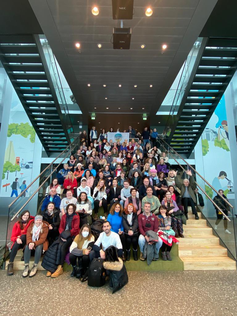 colegioelcabo's tweet photo. Día 3. Movilidad en Islandia 🇮🇸. Nuestra representación visita el Golden Circle, la planta de energía geotérmica Y el colegio islandés Hegafellsskóla. ¡Impresionante! Aprendiendo de los mejores #CLFutureClassroom @cepsantacruz @CeipAraya @EducacionCan @sepiegob @OPEECanarias https://t.co/wJKVJZwbjx