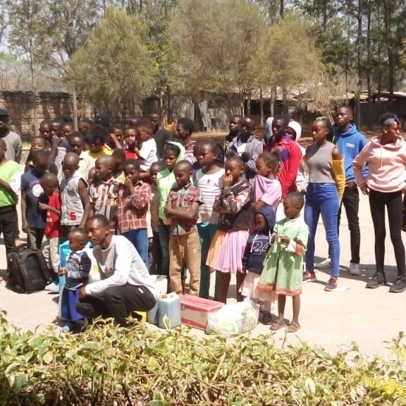 RotarySyokimau's tweet photo. This is Heritage of Faith children's home in sabaki Athiriver. It was started in 2002 by  Joseph &amp; Teresia Waweru with 38 children. It is currently home to 120 children ranging from 3-20 years.
The weekend of 12th March 2022 we joined our Interact abd Rotaract in a food drive. https://t.co/25hRgkiJv7