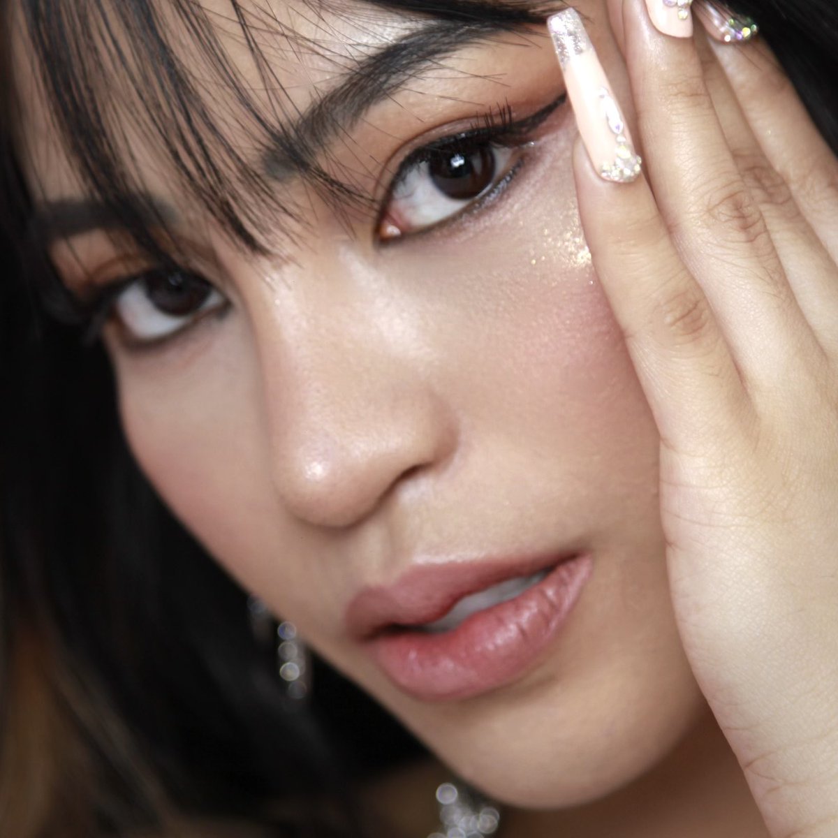 JasminSupetran's tweet image. Steal that FIERCE LOOK ; FOX EYE.

Royal Aesthetics SM North
Royal Aesthetics Paranaque
Royal Aesthetics Cavite
Royal Aesthetics SM Center Las Pinas

Captured by JMM Studio

#foxeyes #foxeye #alagangroyal #royalaesthetics
#JASMINSUPETRAN #MommyJASS #buli