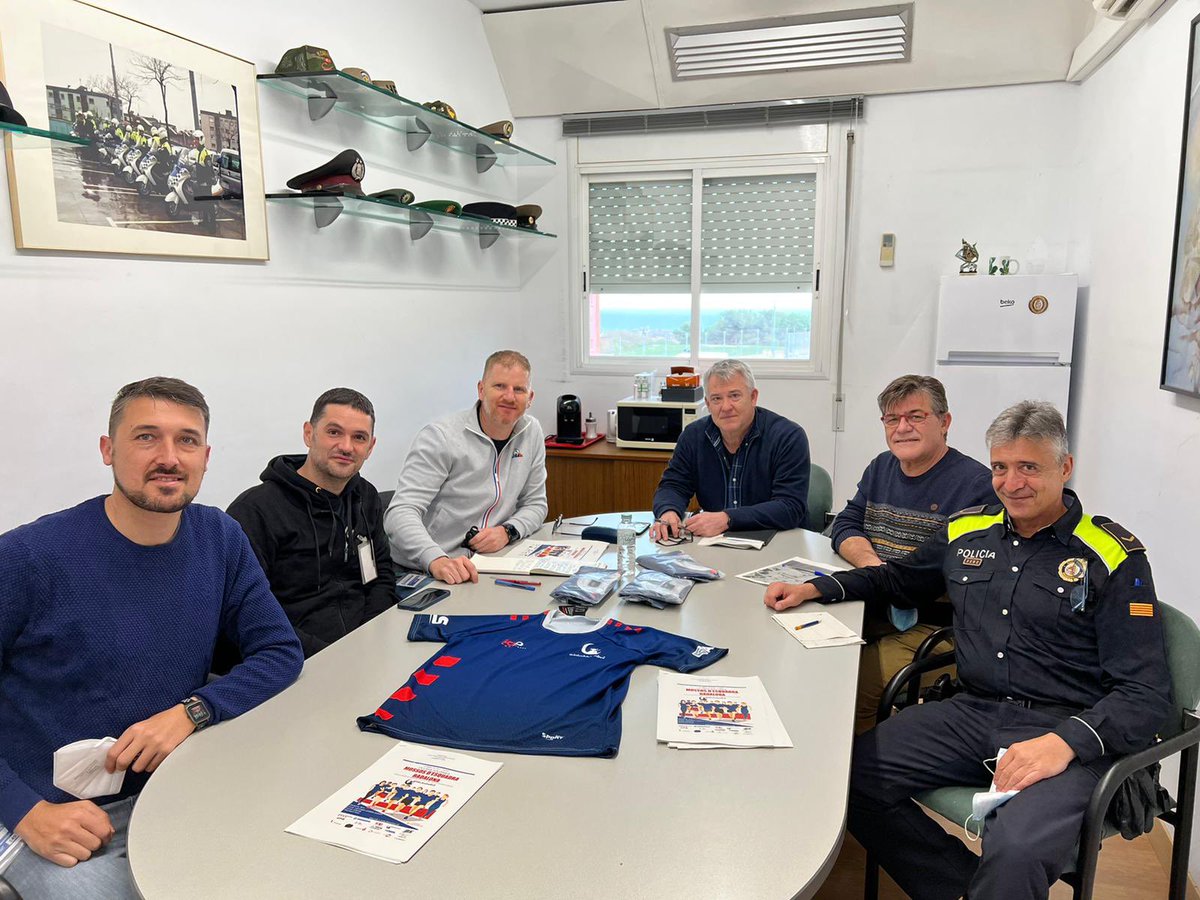 Reunión preparando el dispositivo de seguridad para la 1a Carrera de Mossos por Abril con <a href="/Badalona_GUB/">Guàrdia Urbana de Badalona</a> <a href="/pereg76/">pere garcia</a> <a href="/SAP_MOSSOS/">SAP-FEPOL</a> <a href="/bubo_sports/">Bubo Sports</a> . ¿Todavía no te has apuntado?

bsevents.cat/cursamossosbdn