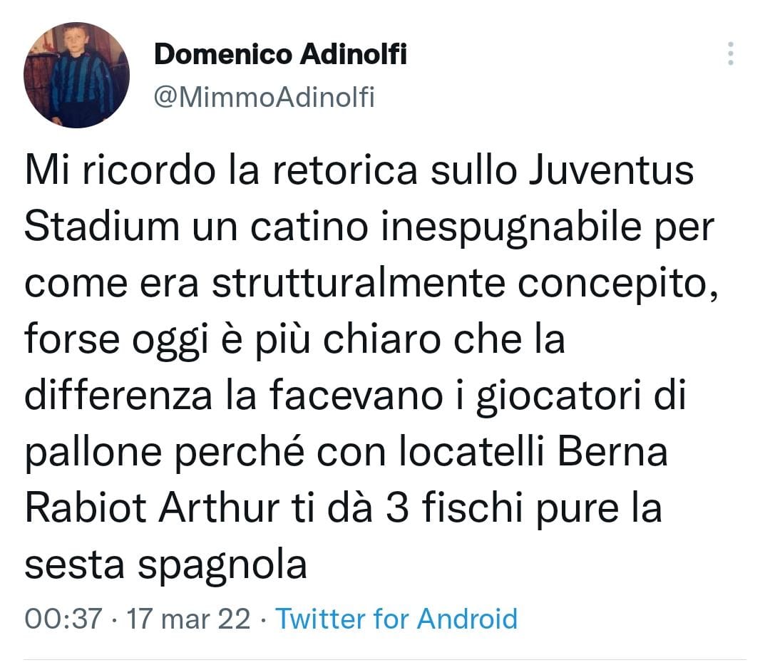 calciommerda's tweet photo. Locatelli è il giocatore di pallone di Schrödinger. https://t.co/9RSwg7RQmU