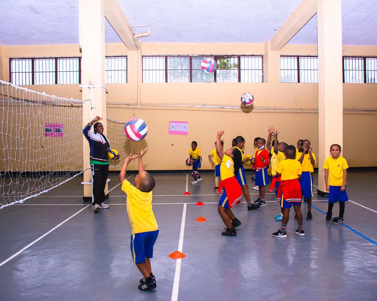 NewGenerationrw's tweet photo. Our Primary 1 class training with their Volleyball coach.
#NGA
#CodingAndRobotics
#ChristianProgram
#MusicProgram https://t.co/i8pychQ3Wp