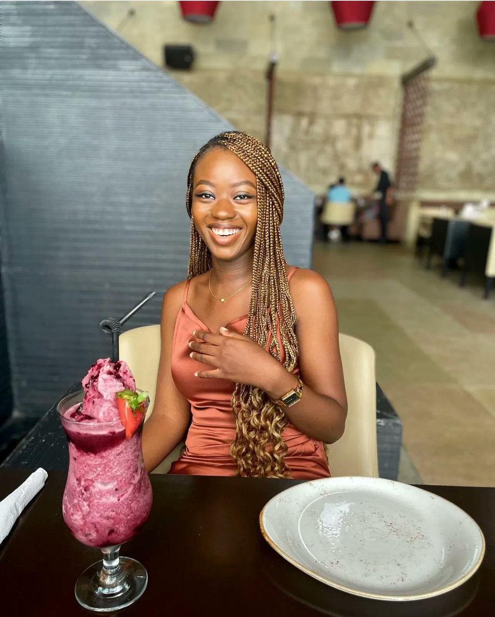 Shirolagos's tweet photo. Always wear a wide smile when food is involved 😁 
📸 : @yin_kan_

#ShiroLagos #ExperienceShiro #signaturecocktails #craftcocktails #PanAsian #Birthday #BirthdayCelebration #LagosRestaurants #LagosNights #Sushi #Japanese #Dinner #Interior #InteriorDecor #Finedining #LagosVibes https://t.co/8RNWJvI8A9