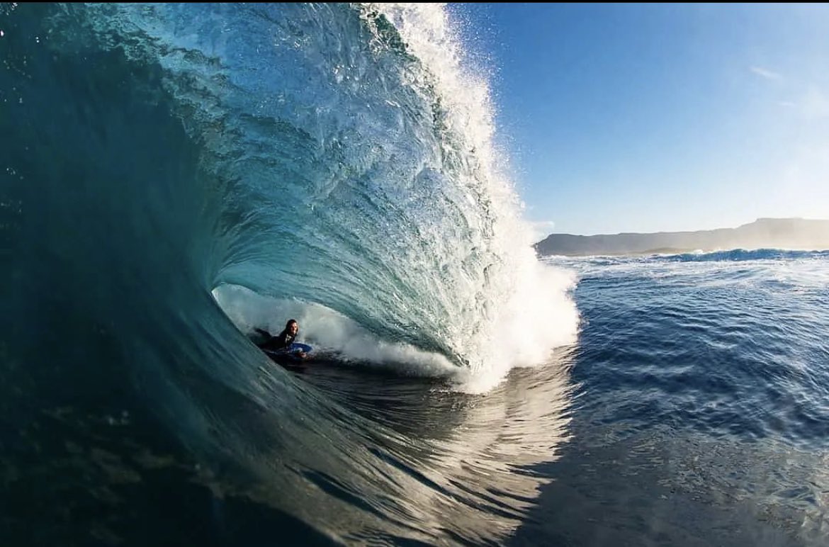 Riptide Magazine tweet media