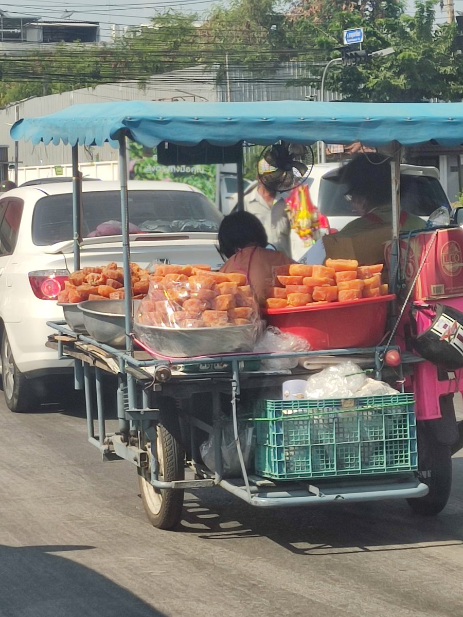 runin73169578's tweet photo. เค้าขายอะไรคะ ไม่ใช่คำถาม สงสัยจริง https://t.co/4Zkv9baG4v