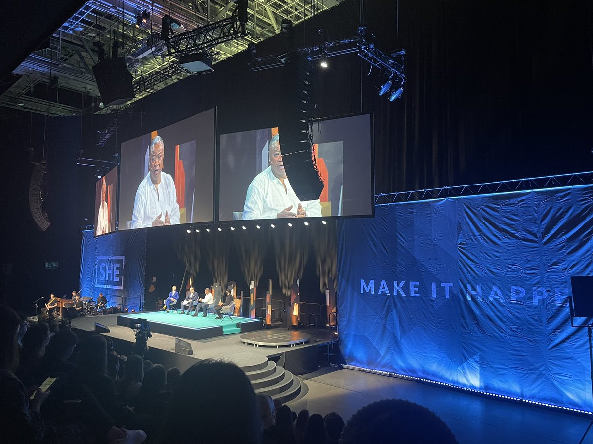 madeleineoksnes's tweet photo. “Be the best version of yourself that you can be. Everyone can be a leader if they decide to” 🙌🔥 @SHECommunityHub #sheconference2022 #she https://t.co/S6U36MDzSl