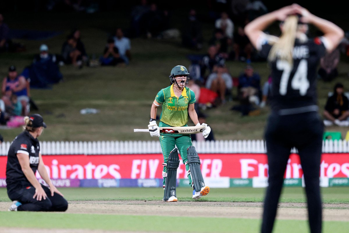 cricketworldcup's tweet photo. South Africa have beaten New Zealand for the first time in a Women's Cricket World Cup encounter 🔥 

#CWC22 https://t.co/4LrJTVKmhK