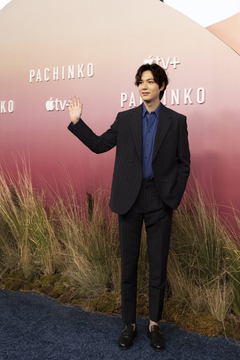 ActorLeeMinHo's tweet photo. 𝐃-𝟖 #이민호 #파친코 #한수 

✨올해뿐 아니라 역대 최고의✨강렬하고 감동적✨놀라운 연기✨뛰어난 앙상블 캐스팅✨모든 장면이 임팩트✨

#leeminho #pachinko #Hansu #3월25일_첫공개 #appletvplus #mymentertainment https://t.co/EQEbYBBBMR