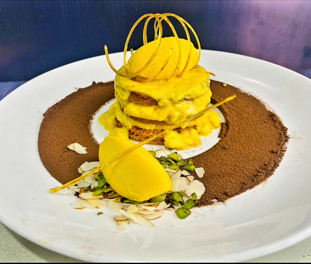 MasterChefIrfan's tweet photo. HAPPY HOLI TO ALL  😊🎨.
Shahi Tukda and Gujiya 😋.
#HappyHoli #HappyHoli2022 #sweet #Food #masterchefirfankhan 
@ranveerbrar @VickyRatnani @TheVineetBhatia @SanjeevKapoor  @FoodFood https://t.co/XECNtVnlzx