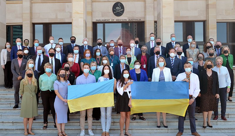 Today, Members of #WAParliament showed their support for the people and the Verkhovna Rada (Parliament) of Ukraine, along with members of the Ukrainian community in Western Australia. 🇺🇦