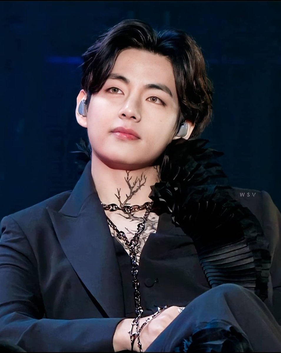 spinorbinmusic's tweet photo. BTS' Kim Taehyung has revealed that his long-awaited solo mixtape will be released sometime this year. https://t.co/ztLPwDZO6F